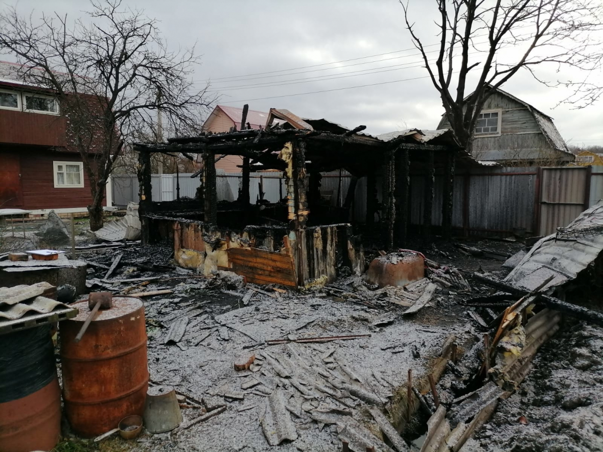 Один человек погиб во время пожара в садовом доме в Дубне0