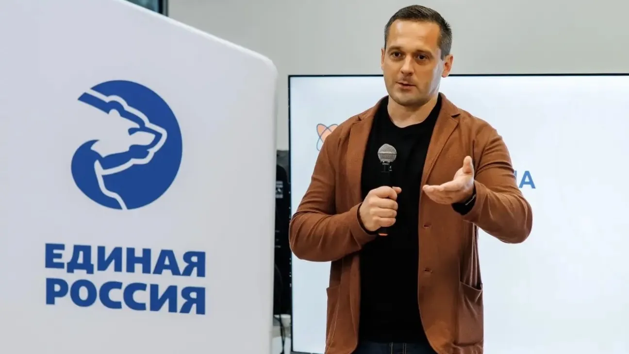 Максим Тихомиров